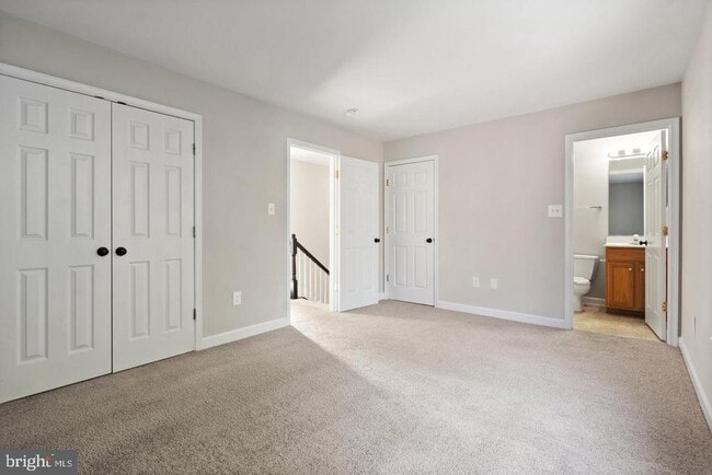 Building Photo - 853 Gallows Ct