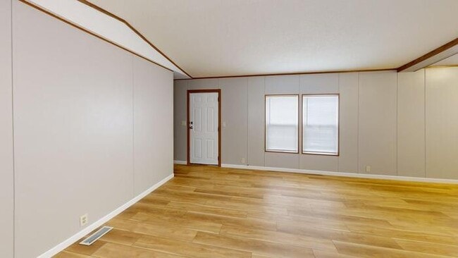 Building Photo - 147 American Ave