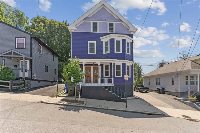Building Photo - 39 Evergreen St
