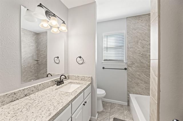 Building Photo - 8009 Northbrook Dr