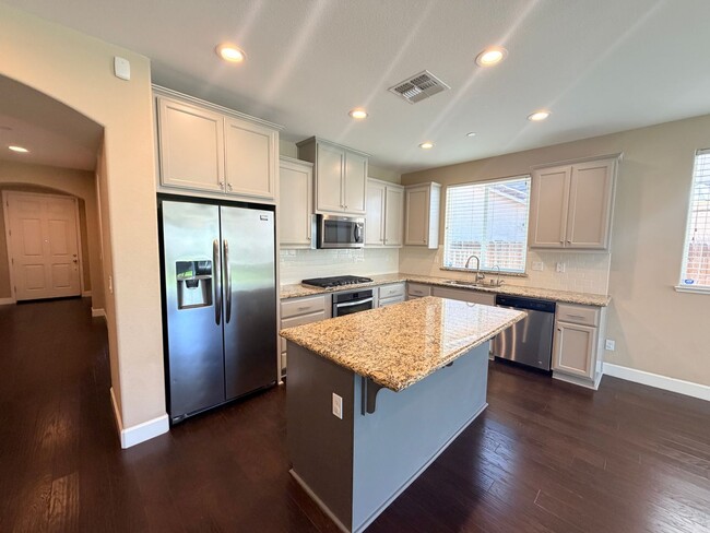Building Photo - 1587 Manzanita Way