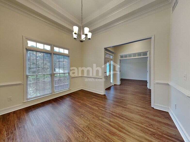 Building Photo - 201 Brackin Trace