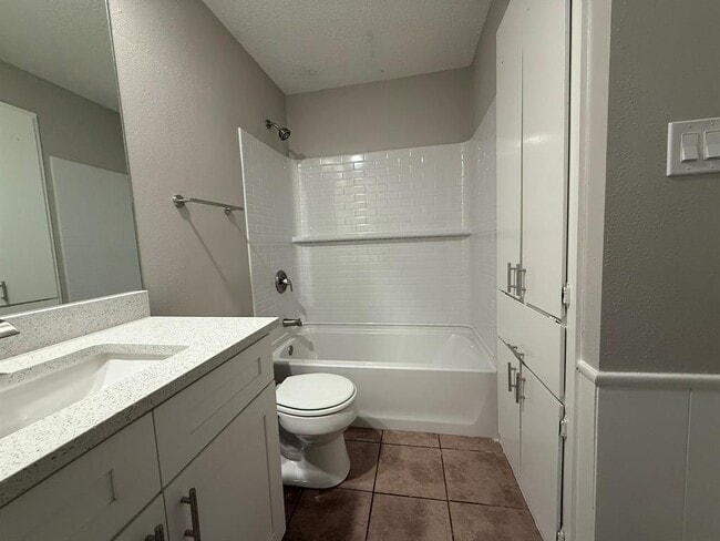 Building Photo - 12310 Willow Wild Dr
