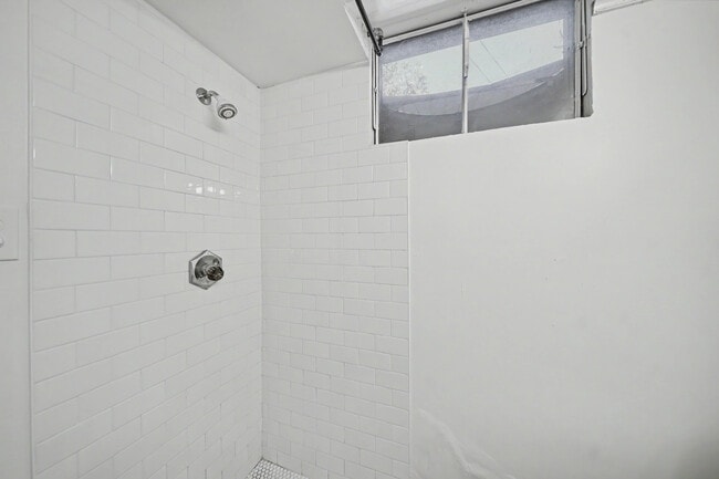 Building Photo - 2303 Braun Ct