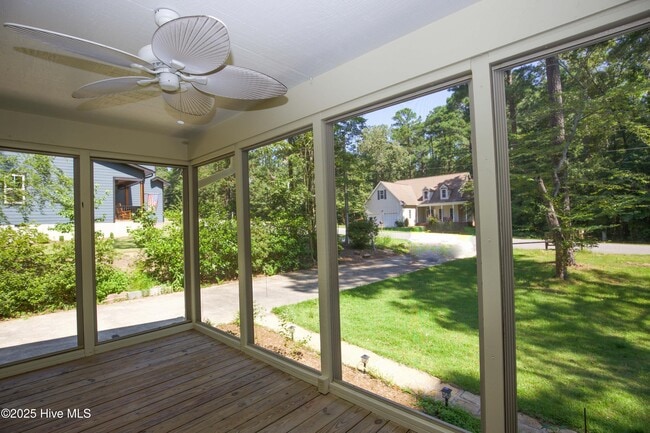 Building Photo - 970 Thrush Dr