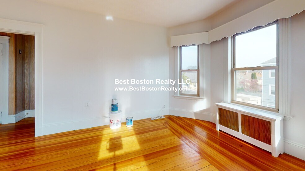 Building Photo - 24 Mayberry Ave