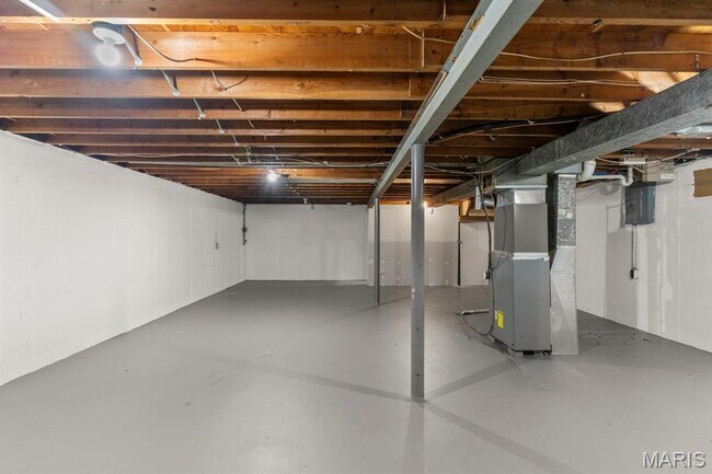 Building Photo - 1223 Reale Ave