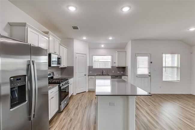 Building Photo - 1641 Catahoula Dr