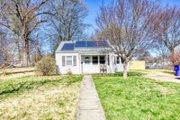 Building Photo - 3 Bedroom Single Family Rental - Fenced in yard