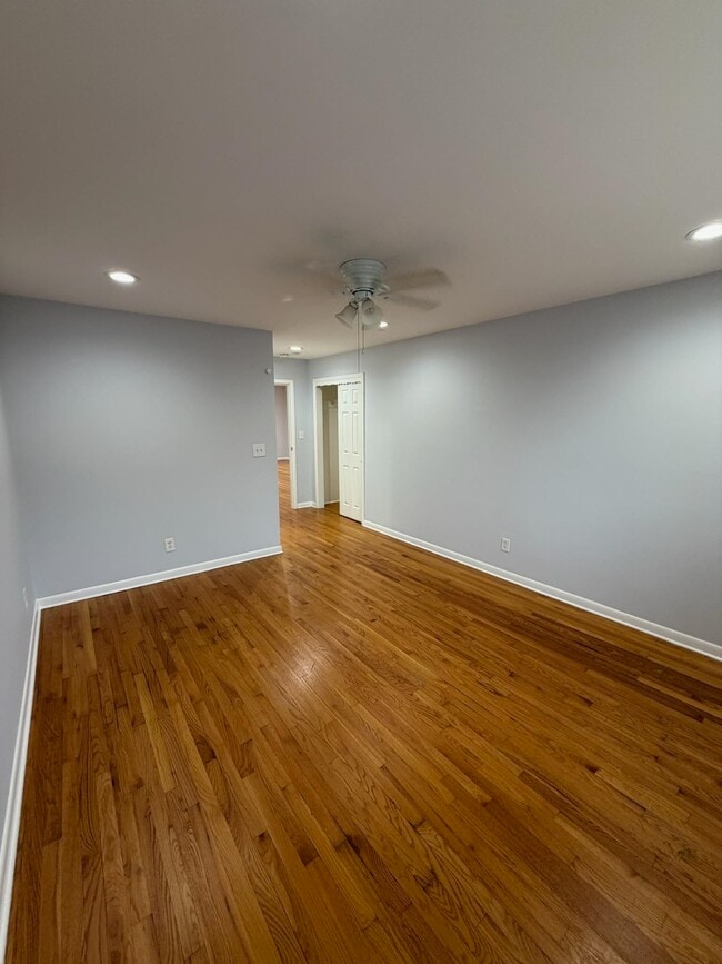 Building Photo - 3586 John F. Kennedy Blvd