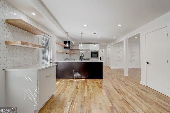 Building Photo - 3202 Kingsdale Dr SW