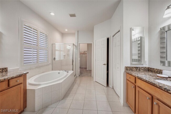 Building Photo - 5583 Lago Villaggio Way
