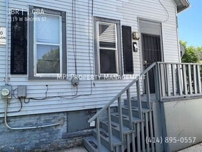 Building Photo - 2119 W Brown St