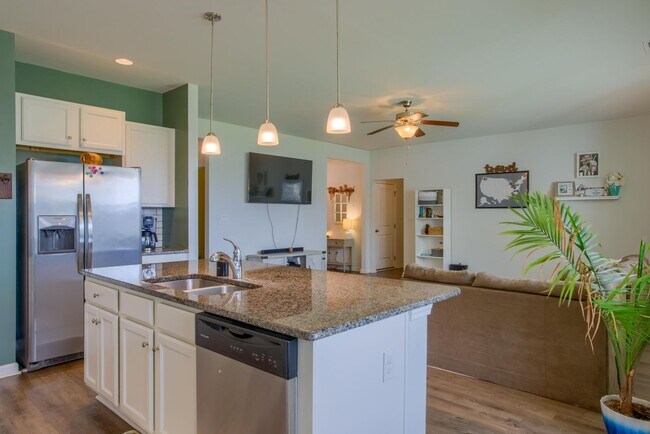 Building Photo - Charming 3-Bedroom Home for Rent in The Pr...