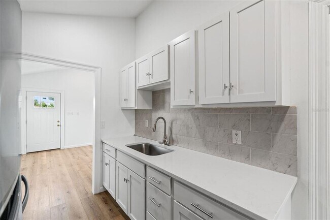 Building Photo - 7581 Kelsey Dr
