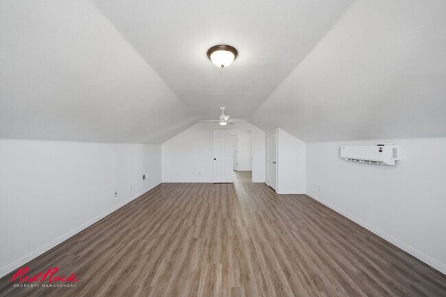 Building Photo - 3304 W Palomar