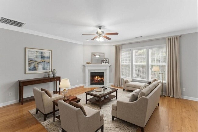 Building Photo - **3bd/2.5ba Townhome in Magnolia Woods**