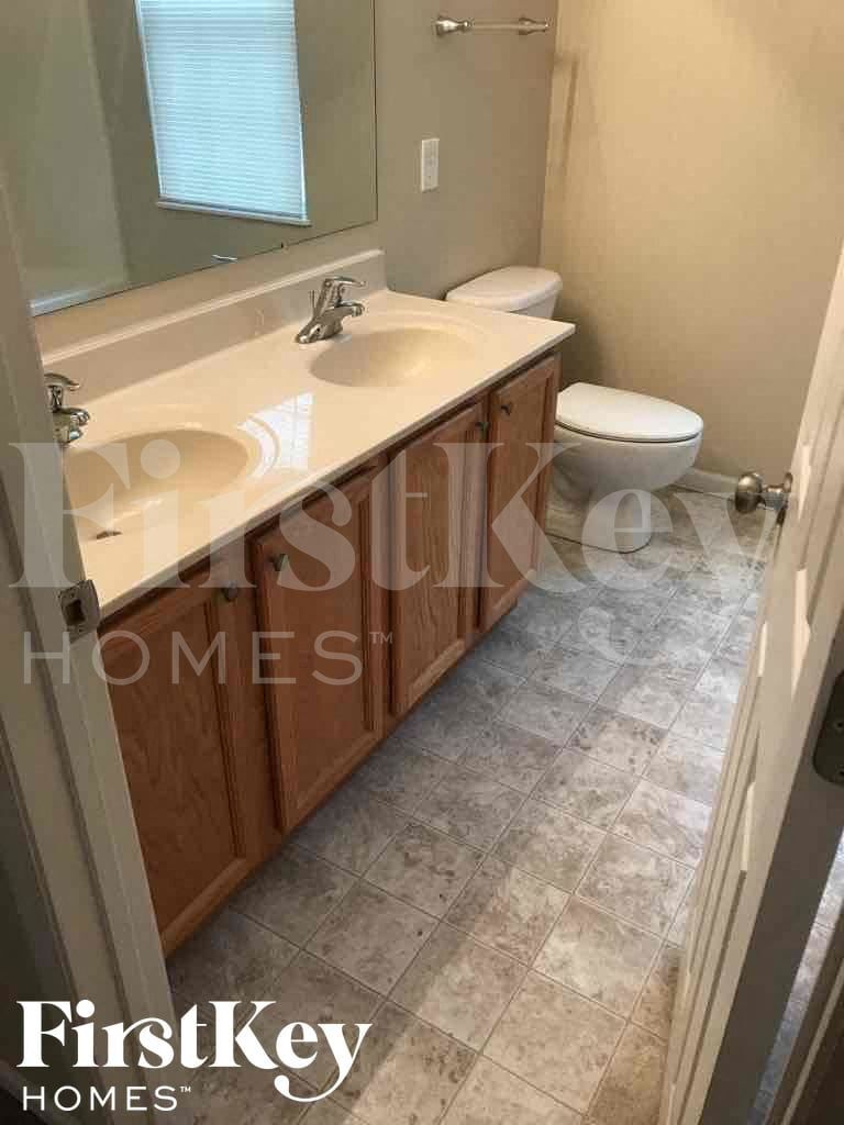 Building Photo - 2420 Ashpoint St