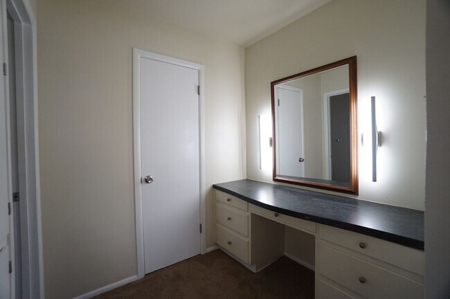 Building Photo - 11615 Sandman Dr