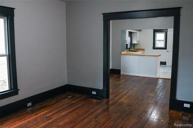 Building Photo - 618 Clinton St