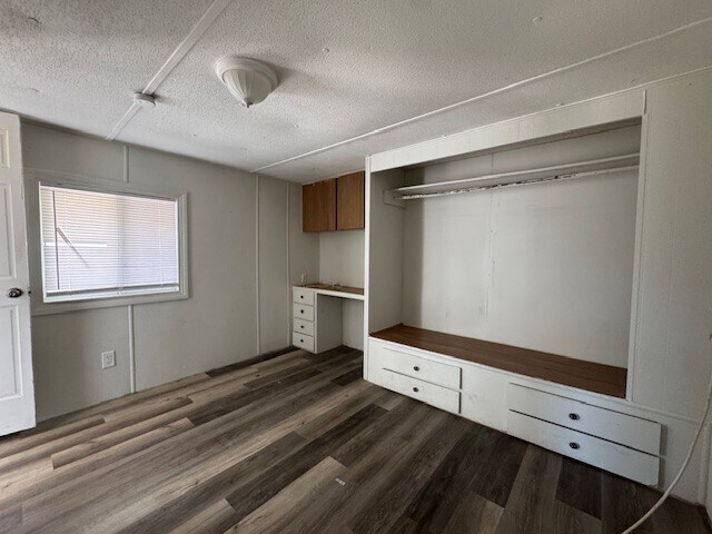 Building Photo - 1845 Coral Isle Dr
