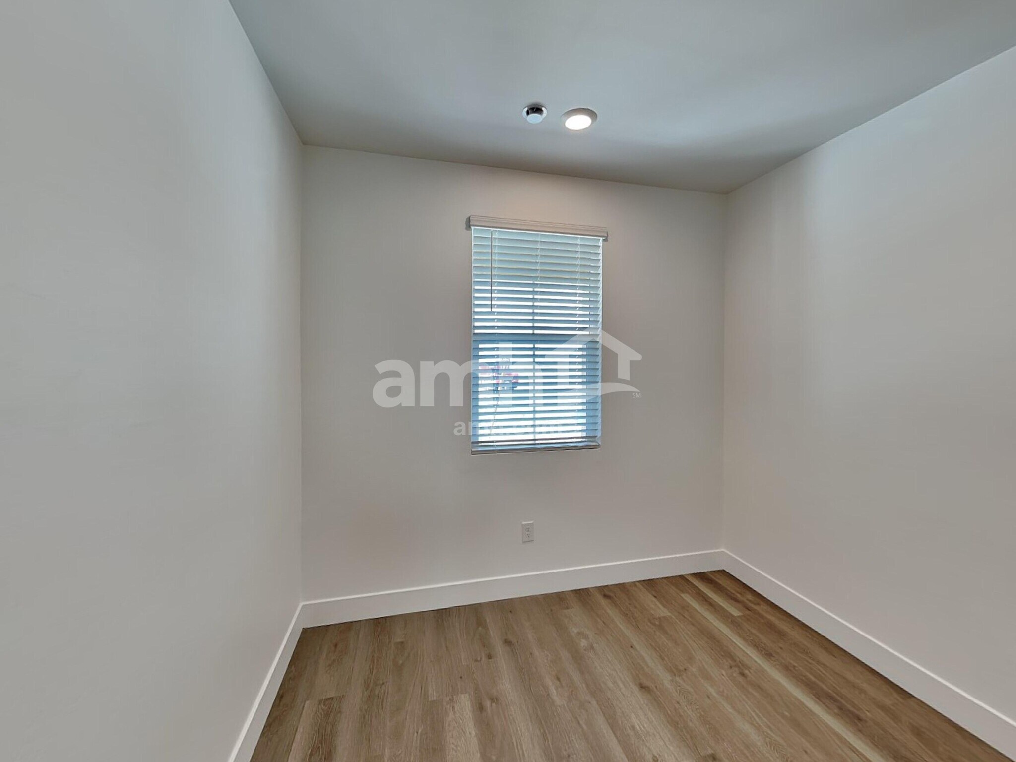 Building Photo - 9596 Harkes Dr