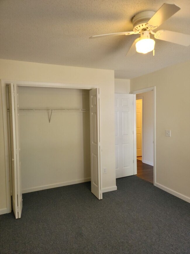 Building Photo - Beachside Living in Surfside – 3BR/2BA Cor...