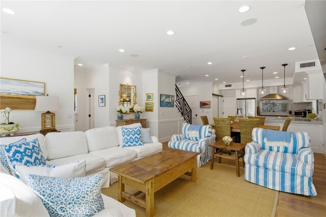 Building Photo - 305 Montero Ave