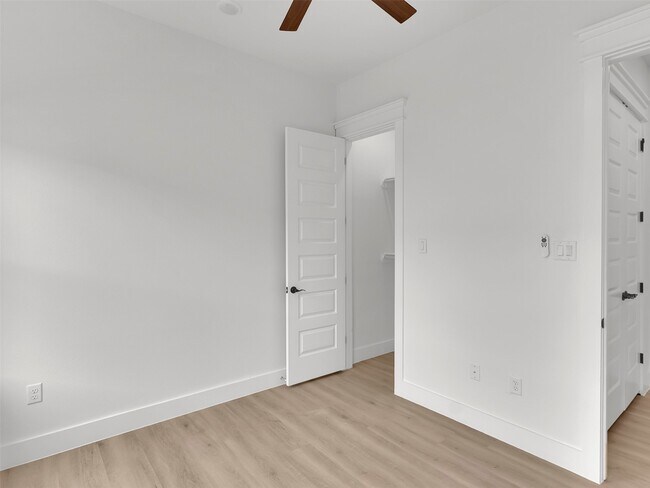 Building Photo - 1311 E 33rd St