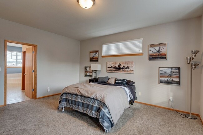 Building Photo - Modern 3 Bed 2 Bath Corner Home ** First M...