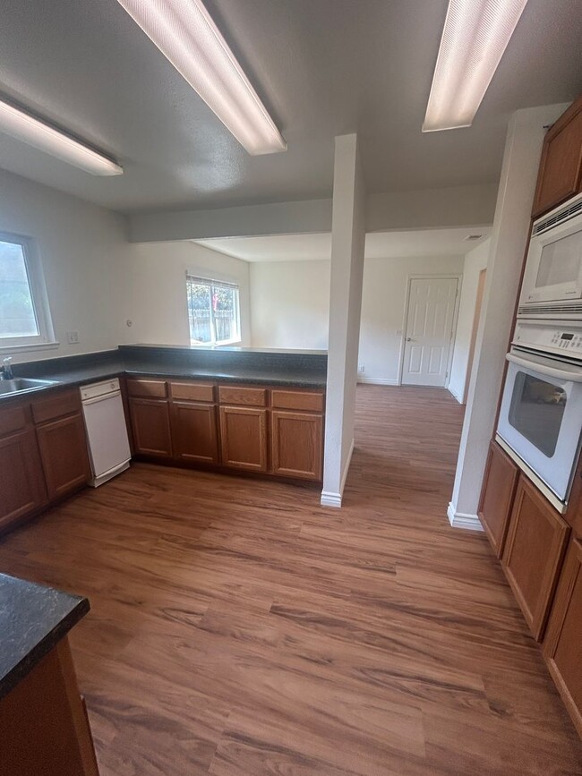 Building Photo - East End updated Home!