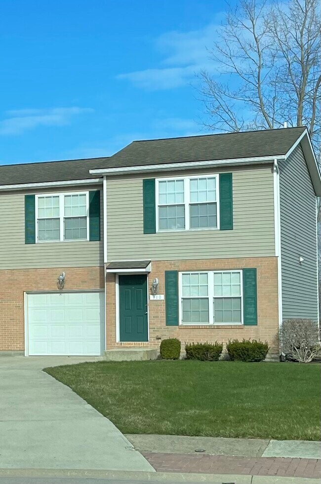 Primary Photo - 308 Onyx Dr