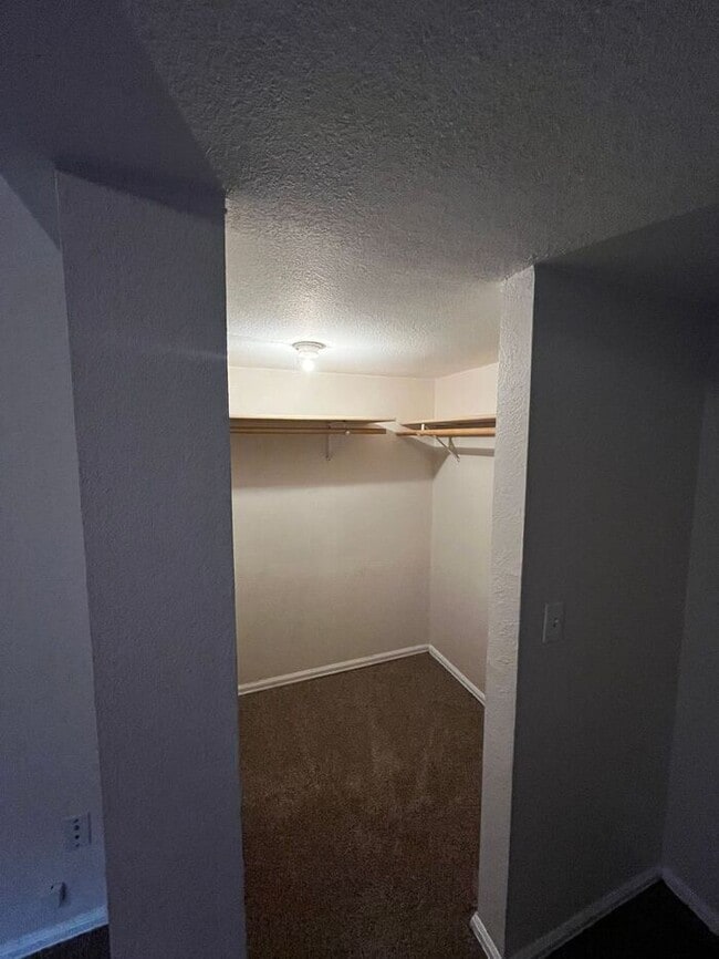 Building Photo - 3 Bedroom 2 1/2 Bathroom Home in Highlands Ranch