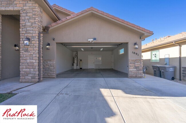 Building Photo - Pet-Friendly 3 Bedroom Home In A Great Neighborhood