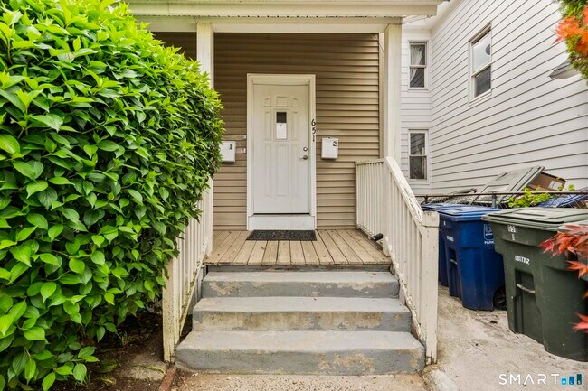 Building Photo - 651 Iranistan Ave