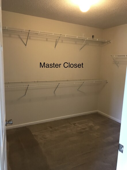 Master Closet - 110 Creekside Cir