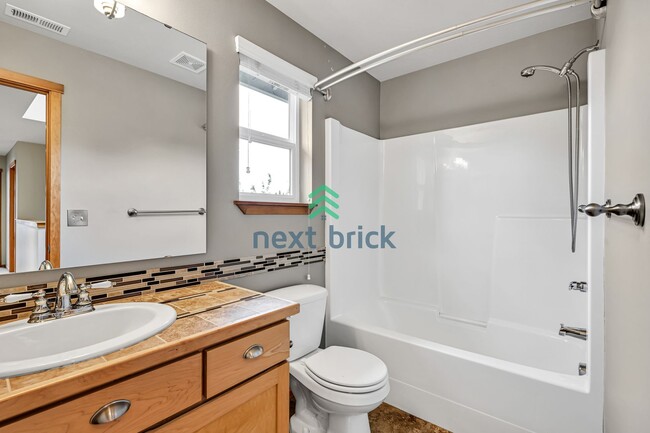 Building Photo - Beautiful 3 Bed, 2.5 Bath Parkside Home – ...