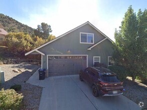 Building Photo - 3 Bedroom & 2 Bath Home with 2 Car Garage....