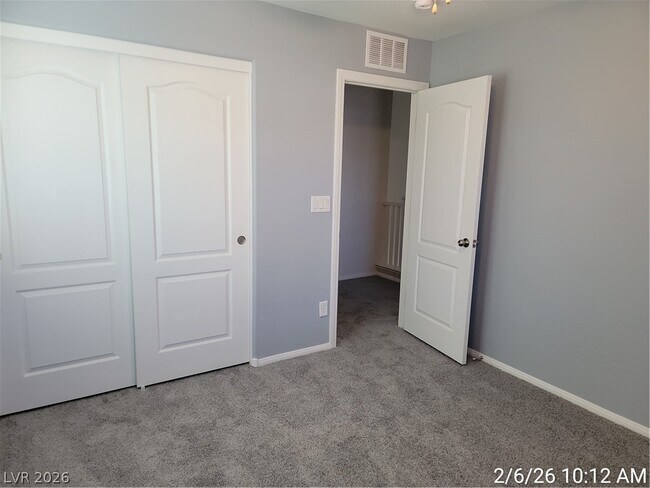 Building Photo - 10449 Yew Blossom Ave