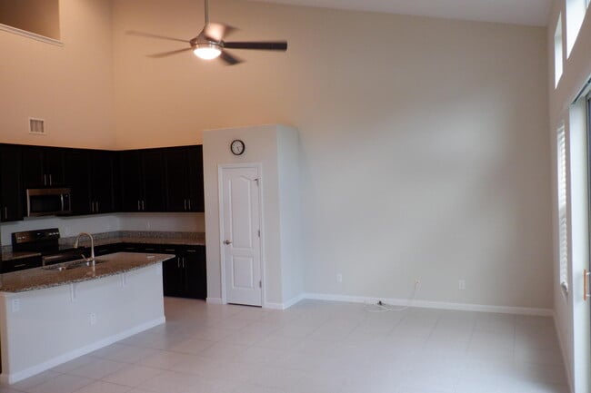 Building Photo - 91 Redondo Dr