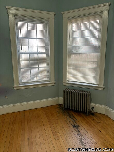 Building Photo - 154 Magazine St