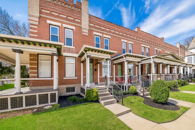 Building Photo - Beautiful 2-bed Townhome located in Olde Towne East!