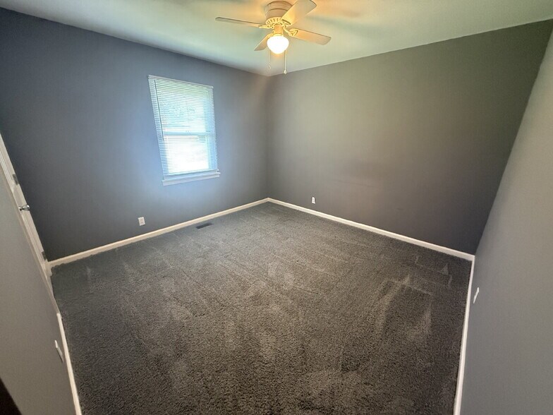 Building Photo - 1318 Courtney Dr