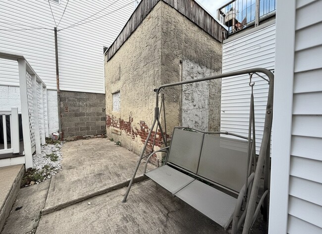 Building Photo - 2214 Memphis St