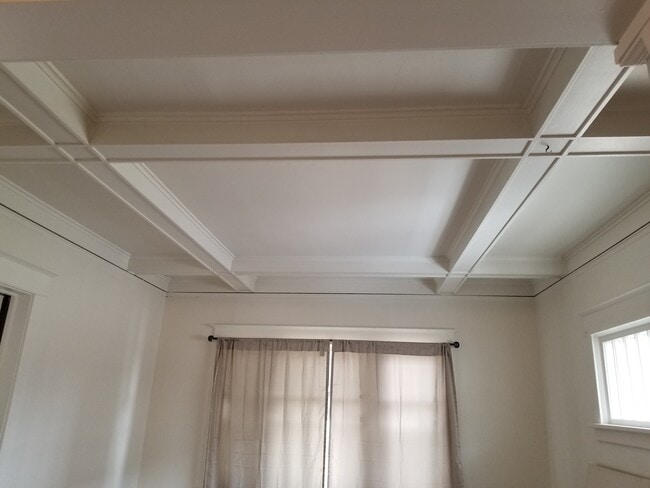 Building Photo - Triplex