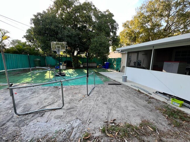 Building Photo - 6870 SW 5th Ct