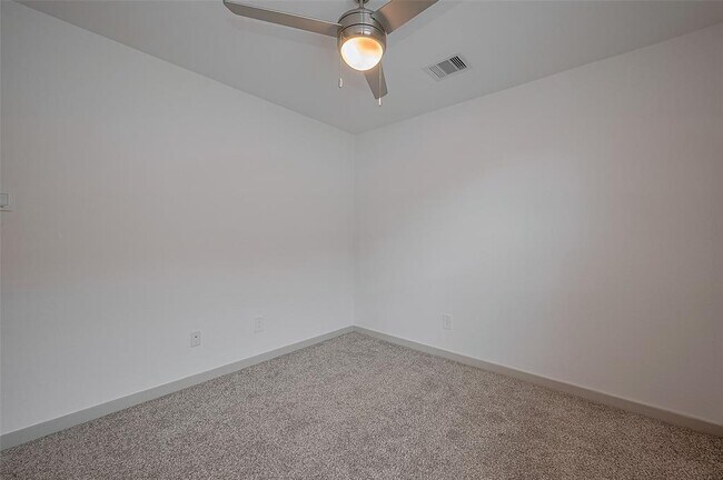 Building Photo - 12715 Basinghall Ln