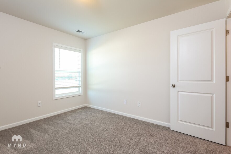 Building Photo - 22 Apricot Ln