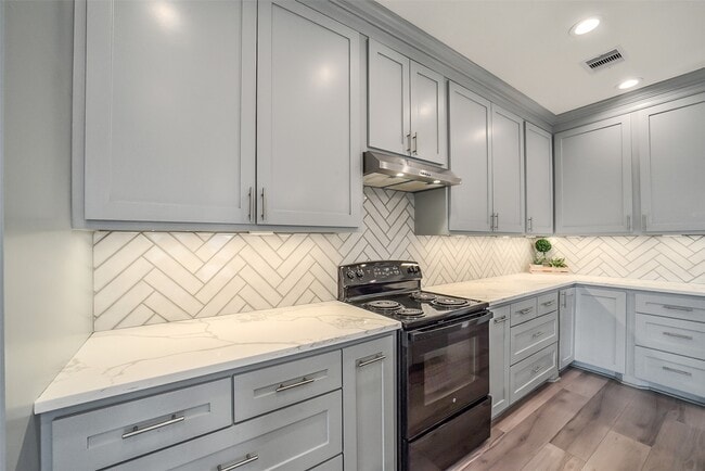 Building Photo - 1025 Arizona Dr