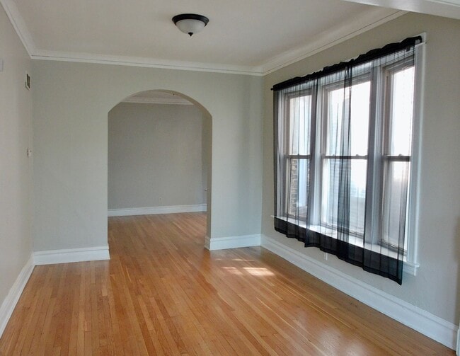 Building Photo - 3918 W Van Buren St